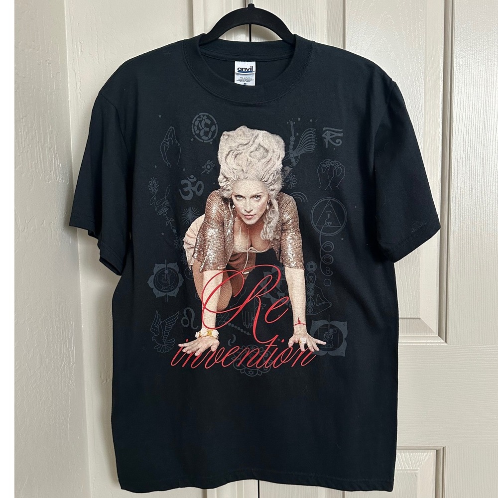 Vintage 2004 Madonna Re-Invention World Tour T-Shirt - Anvil Tag -‎ Size M